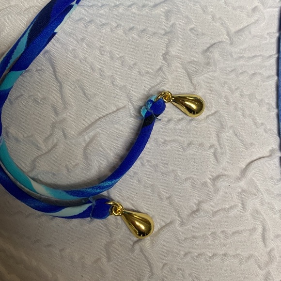 Sol Lo String Bikini EUC w/wavy stripes of blue & white & Embellishments Size 6 - Picture 8 of 12